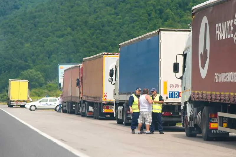 От днес започват засилени проверки над товарни автомобили и автобуси